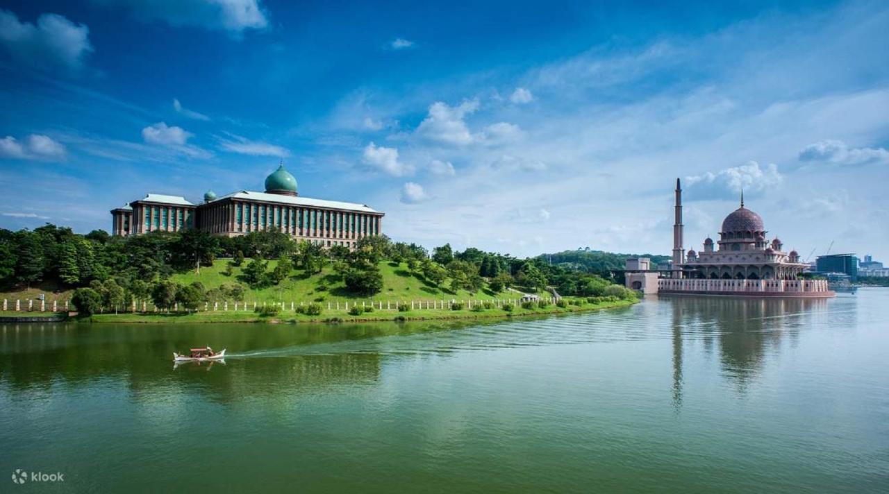 Putrajaya Dwiputra 6 Plus 1 Pax Blissful Fully Air-Con Suite Exteriör bild